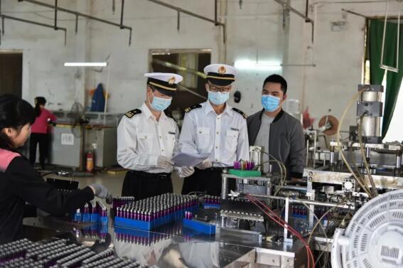 <a href='http://m.deep-3.cn' title='危險品貨代' >危險品貨代</a>